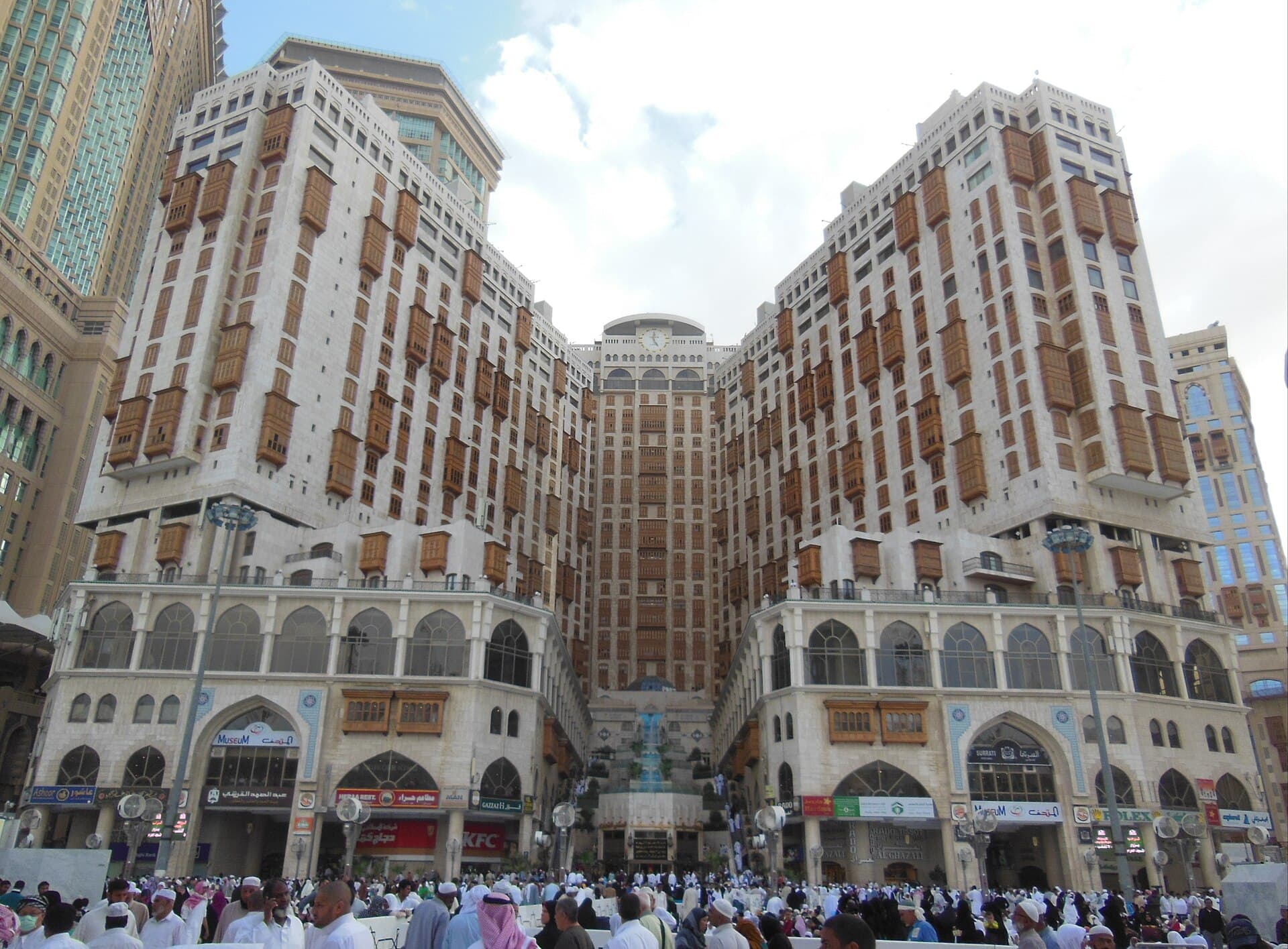 Reflective hospitality facing the Kaaba